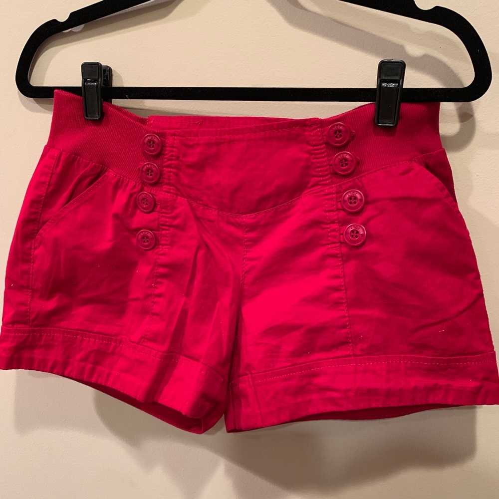 💙 Red High-Waisted Shorts with Buttons